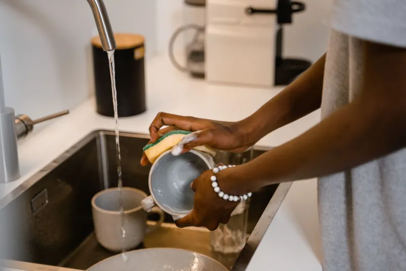 Pre-Rinse or Don't You Dare: The Dishwasher Debate That's Quietly Ending Relationships